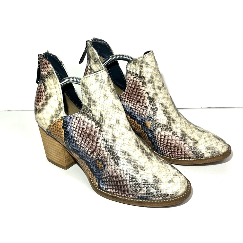 Blondo Women's Neda Snakeskin Embossed Waterproof Heeled Booties Boots‎ Size 7